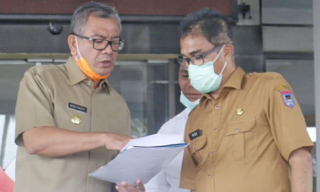 Walikota Riza Falepi mengaku angkat topi terhadap semangat seluruh petugas Gugus Tugas Covid setempat-19 Payakumbuh